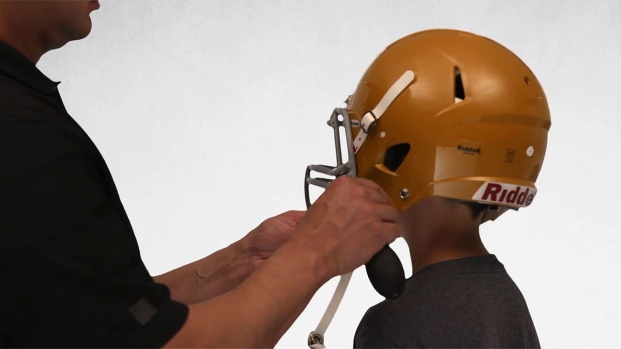 How to Fill Air In Football Without Pump and Pin (1) How to Fill Air In Football Without Pump and Pin (1)