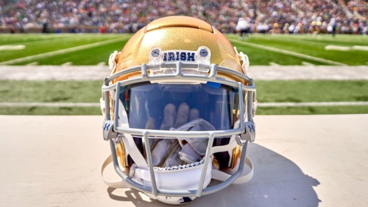 How to Spray Paint a Football Helmet How to Spray Paint a Football Helmet