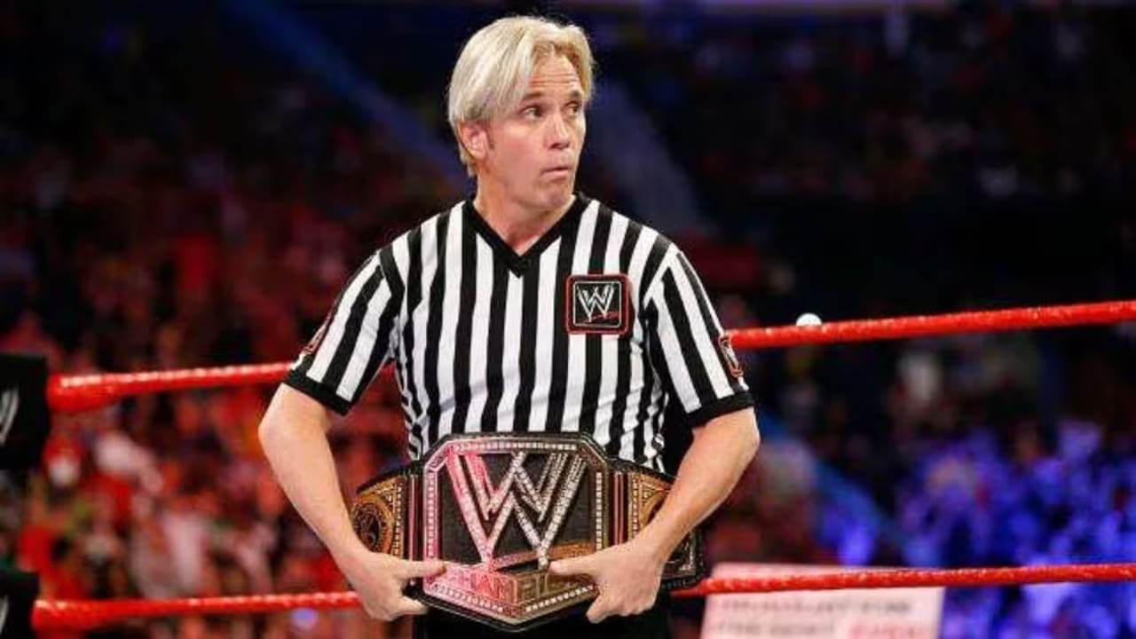 How to Become a WWE Referee How to Become a WWE Referee