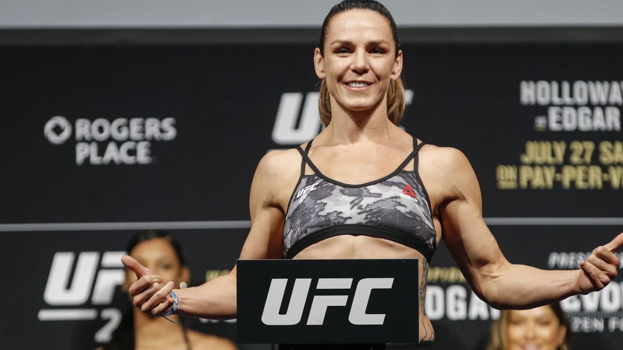 Alexis Davis Net Worth Details Alexis Davis Net Worth Details