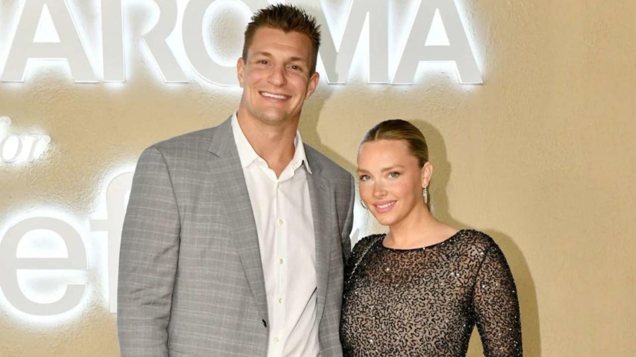 Rob Gronkowski is dating Camille Kostek