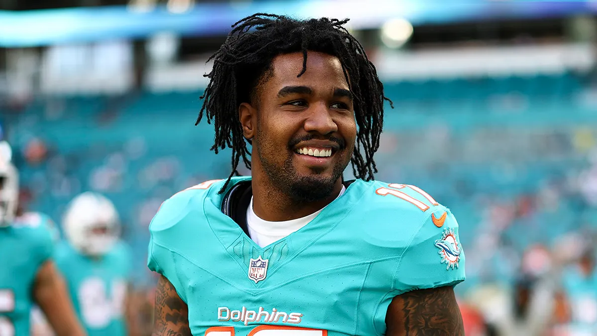 Jaylen Waddle Swaps the Dolphins Jaylen Waddle Swaps the Dolphins